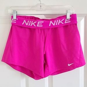 12/27 NIKE SHORTS